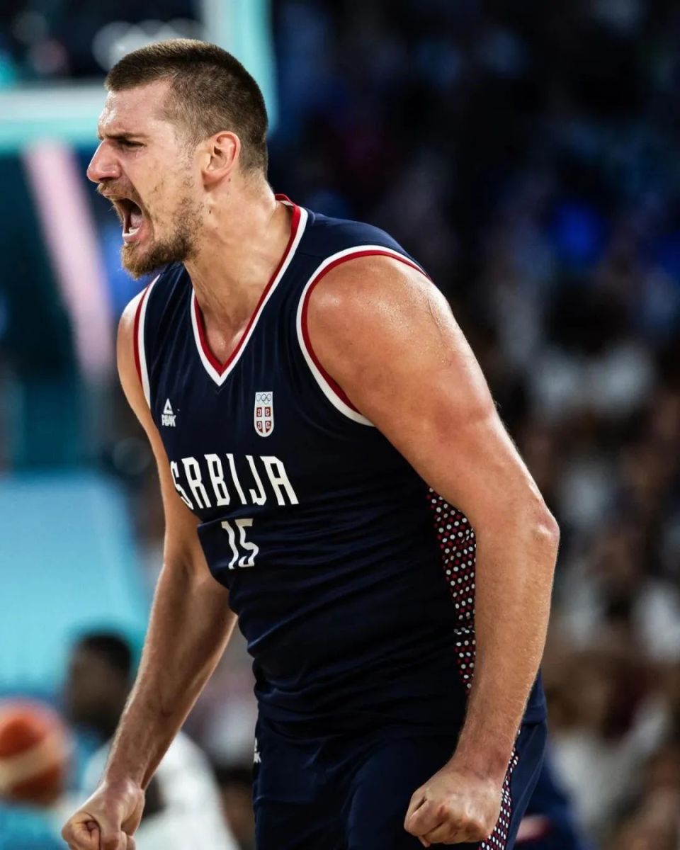 IMdianjingsports-巴萨在比赛中受伤退赛，约基奇主帅表示担忧